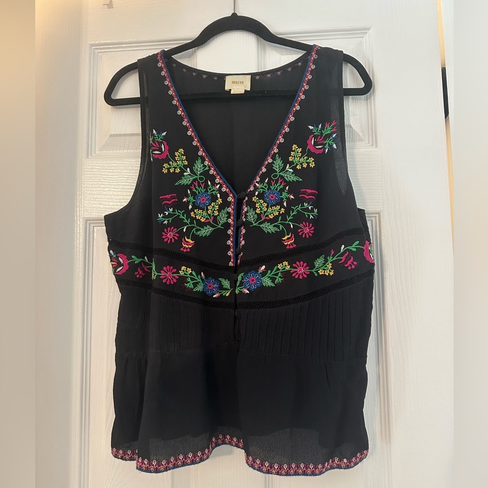 Maeve Black Floral Embroidered Tank Top | Size M